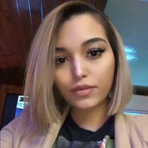 Meet your Posher, Iris